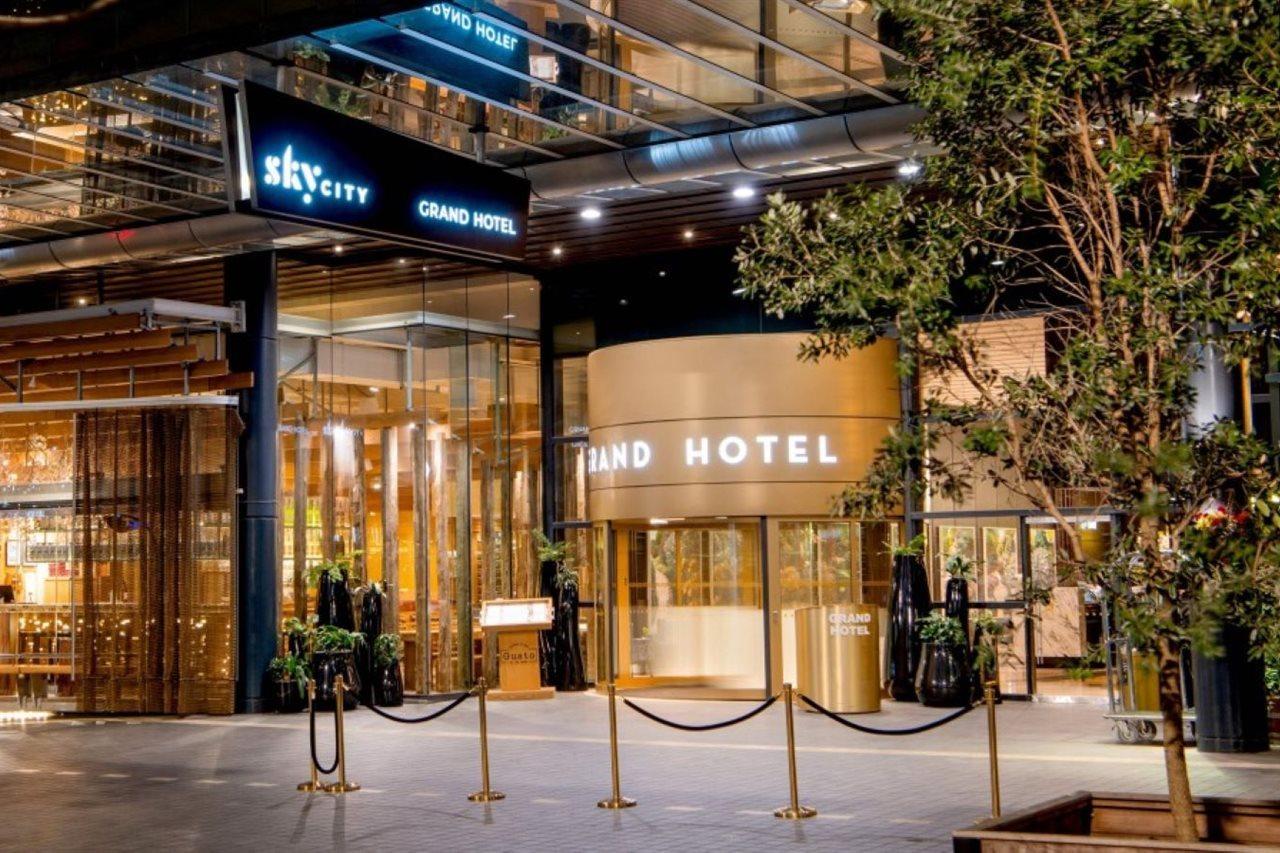 The Grand By Skycity Auckland Exterior photo The hotel's entrance
