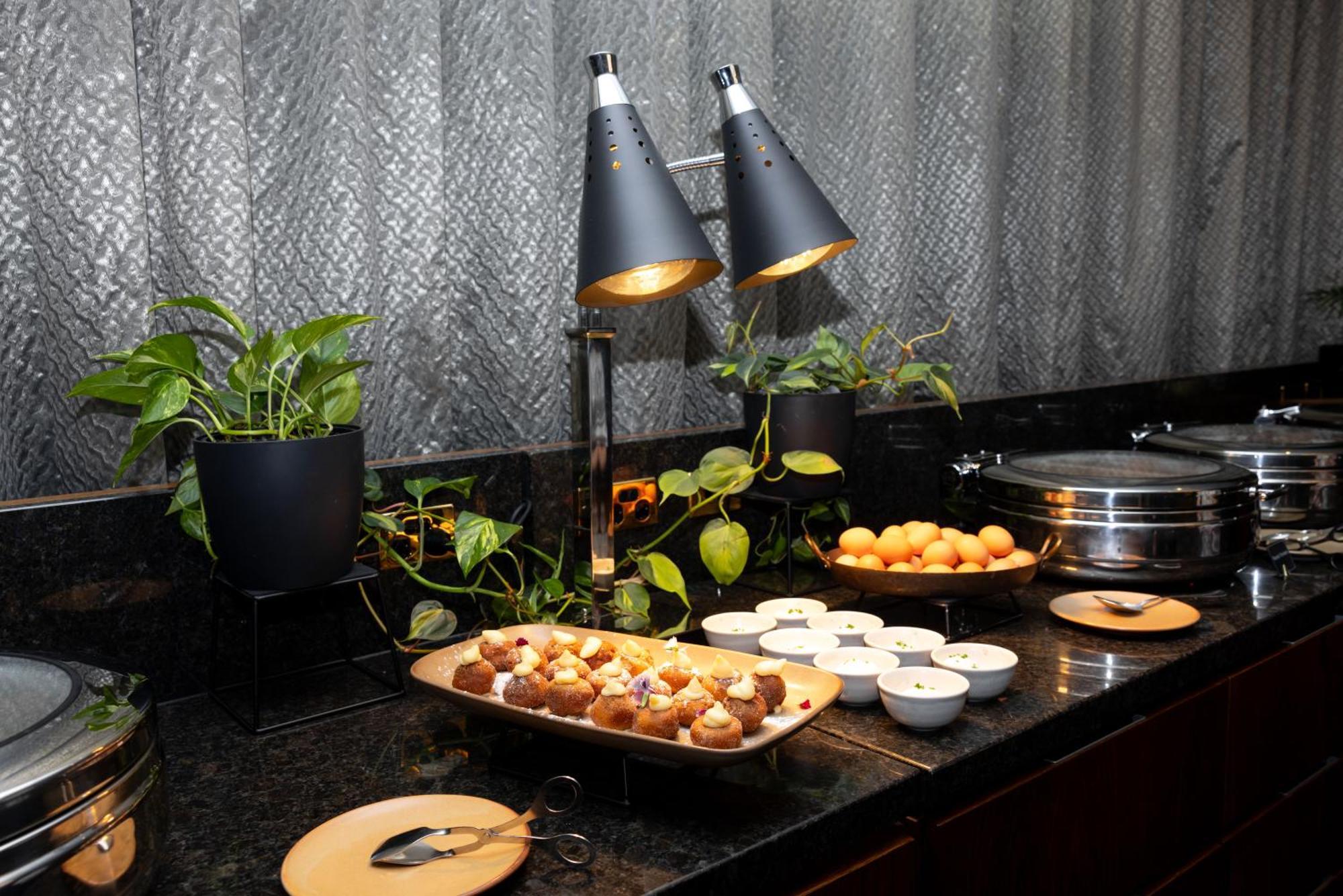 The Grand By Skycity Auckland Exterior photo A chafing dish